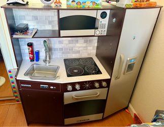 Play Kitchen