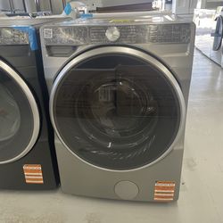 Whirlpool 5.0 cu. ft. Front Load Washer in Radiant Silver with Fresh Flow Vent System