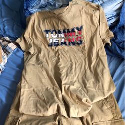 tommy hilfiger n levi outfit both for 1 price 