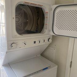 Kenmore Stacking Washer/dryer Combo