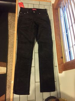 Womans new pants size 3,4 or size 3,5