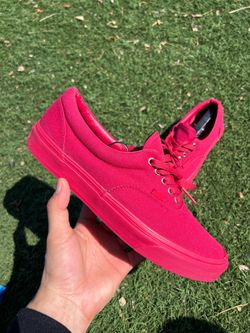 Sz 10 Men’s Triple Red Vans $25 FIRM NO TRADES