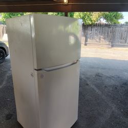 °•°•°~°•°Working$75  Refrigerator $75 Cheap $75 °•°~°•°