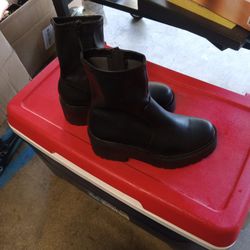 Women's  Soda Boots Size 6.5