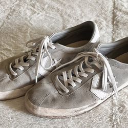 Women’s Converse Tennis Shoe