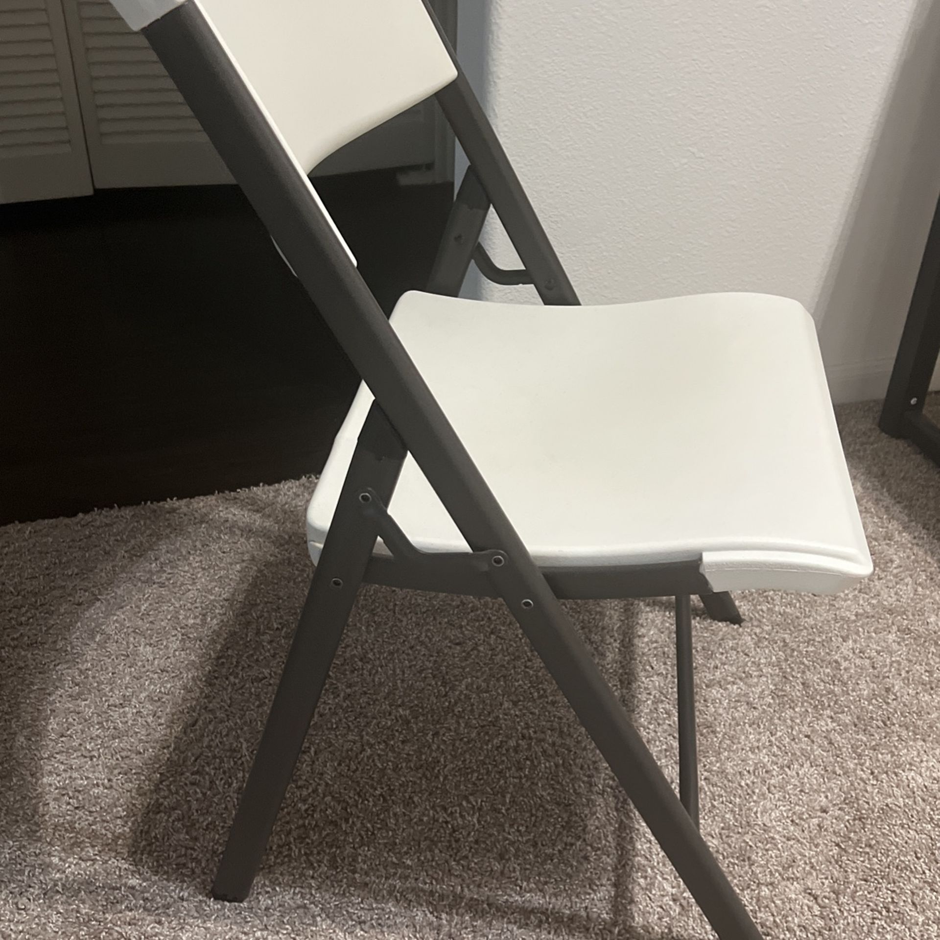Foldable Chairs 2pc