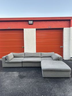 Modani Cloud 4p ottoman · Gray Sectional Sofa