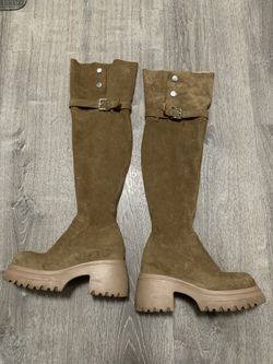 Women’s Boots Size 6