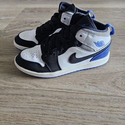 Jordan 1 Mid Size 1Y