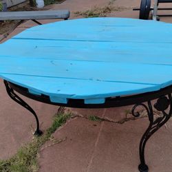 patio table will deliver for free in Amarillo or canyon