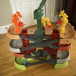 The Thomas & Trains Trains And  Cranes Super Tower 