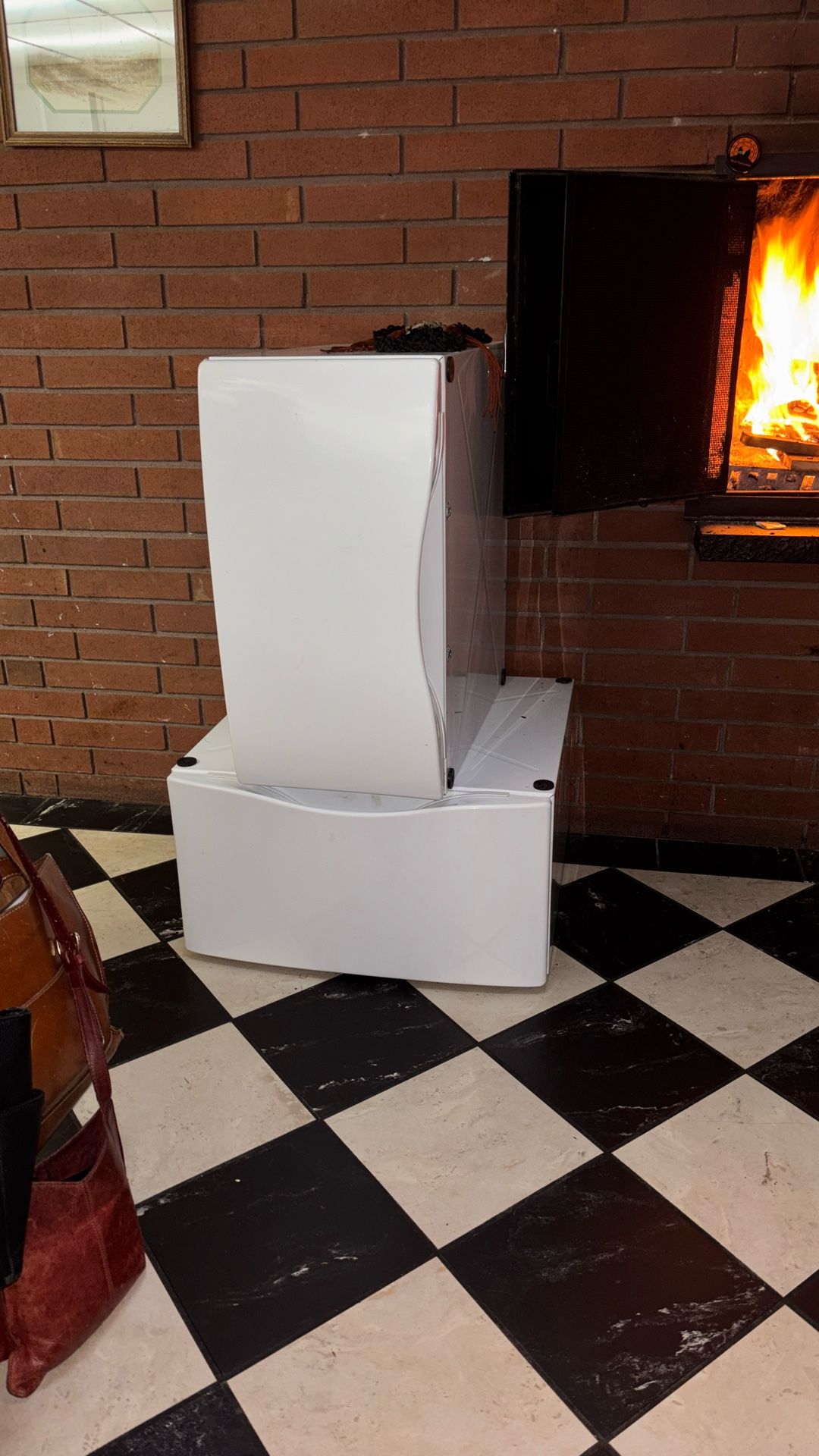 Universal W/D Pedestals