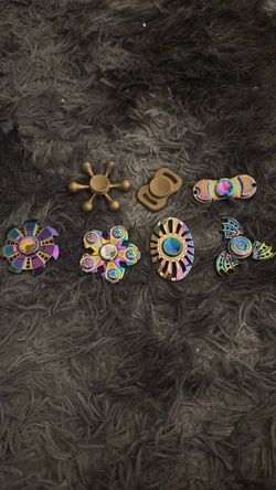 7 Fidget Spinners. All for 10