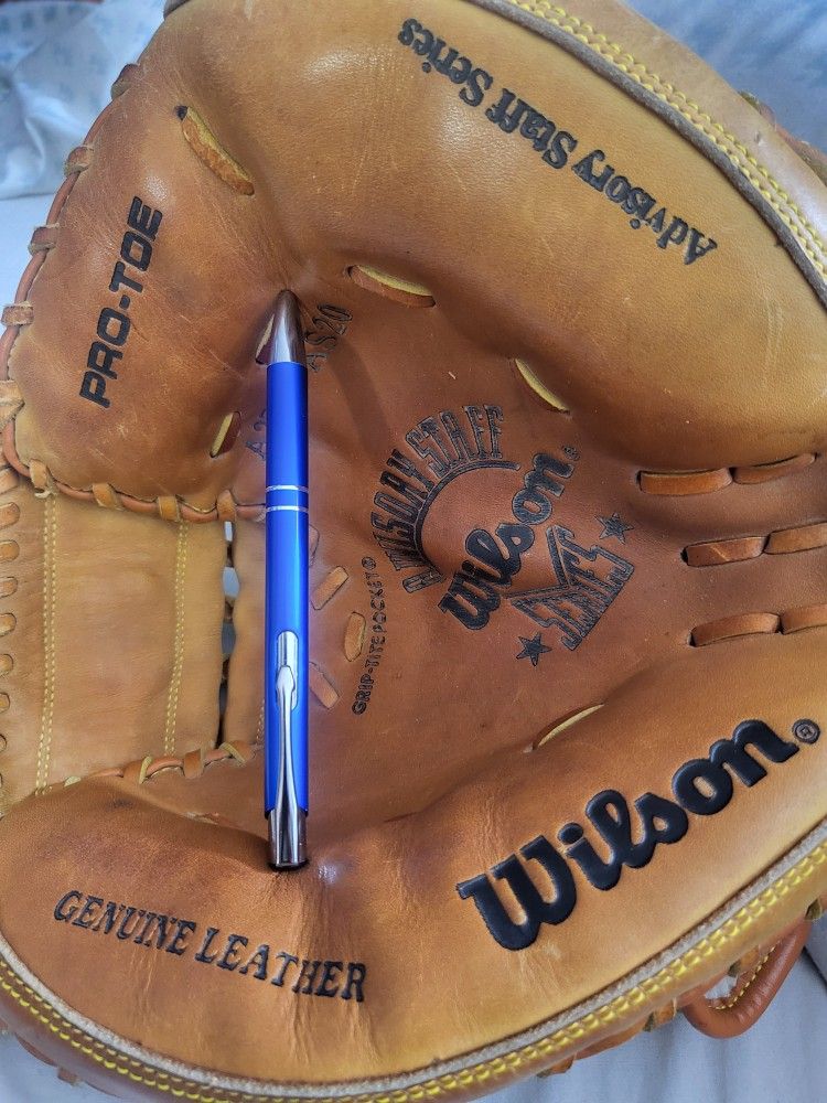 Baseball Cacher Glove, Wilson 12" Inches! Used