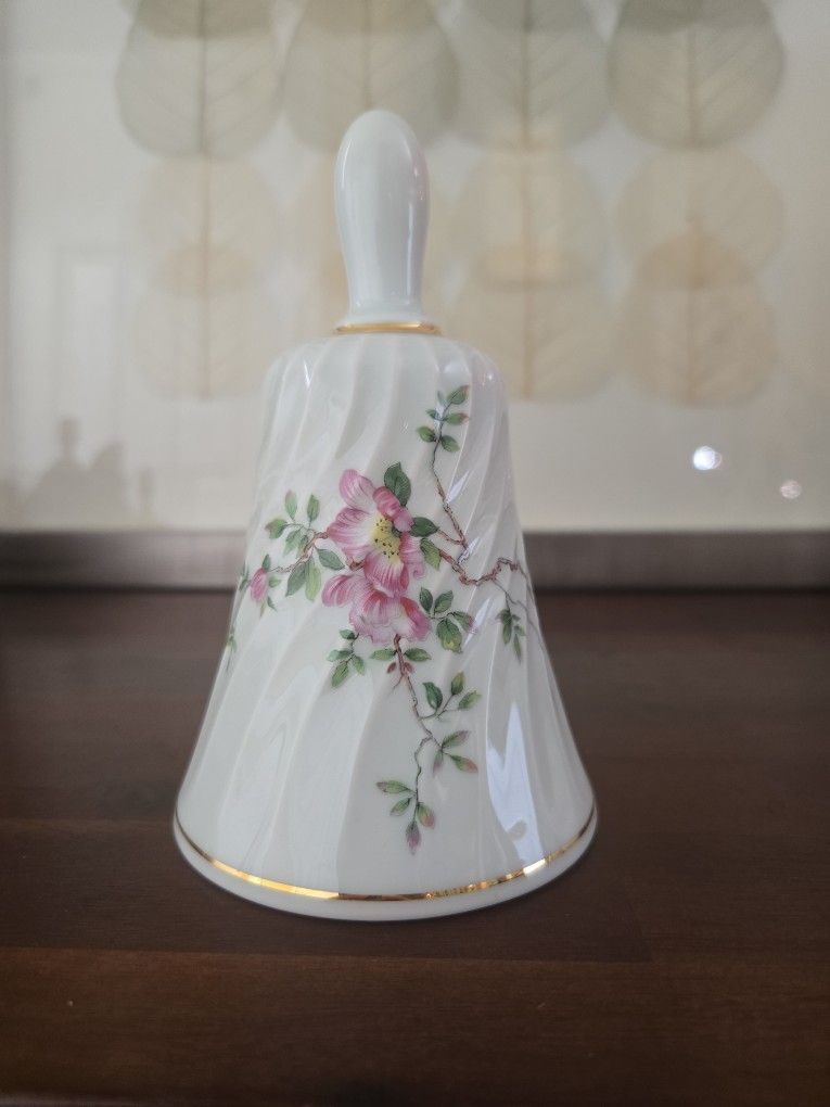 Haviland Limoges Porcelain Bell β 5.5β Danbury Mint Exclusive (France)