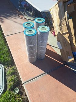 4 Pool Filter Cannisters Plus 6 Vacum Hoses