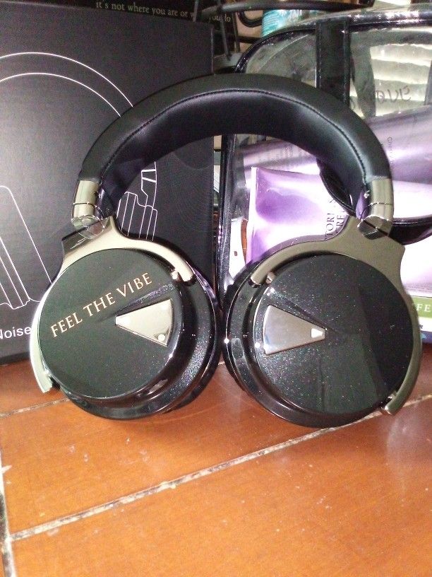 Feel The Vibe (Noise-Cancelling Bluetooth Headphones)