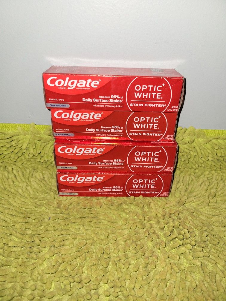 4 Colgate Optic White 4.2oz Clean Mint Paste