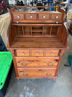Desk 22 x 30 x 45