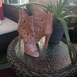 Unique Floral Cutout Heels 👠👠