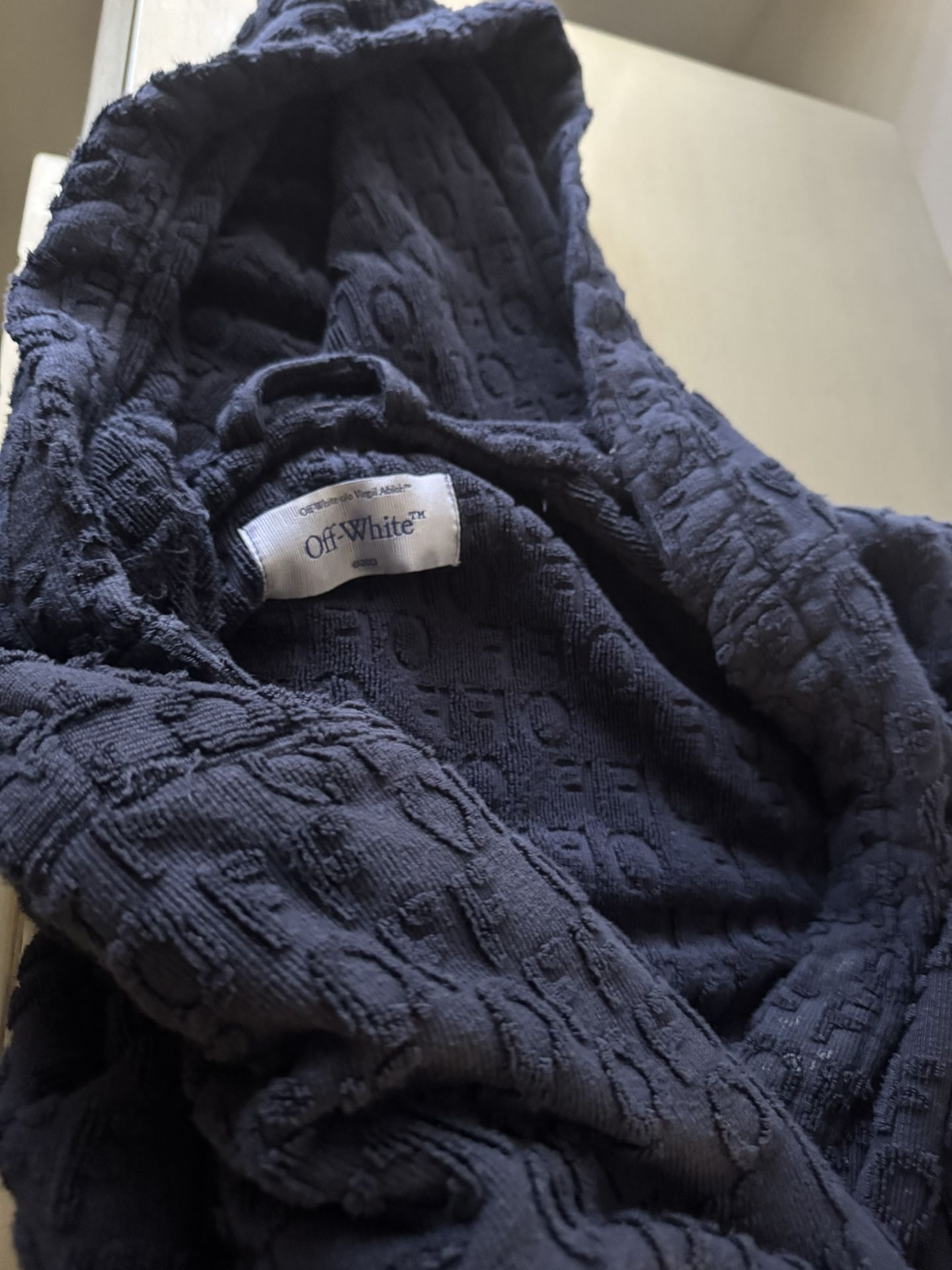 Men’s Off-White Robe