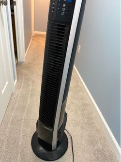 Lasko Oscillating Tower Fan w/ Remote – Great Condition