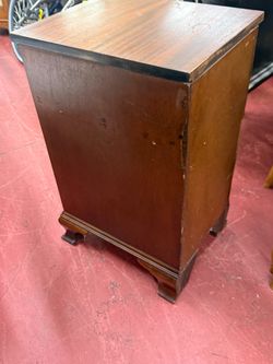 Vintage Traditional Wood 3-Drawer End Table / Nightstand