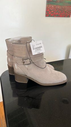 Woman’s Liz Claiborne memory foam boots