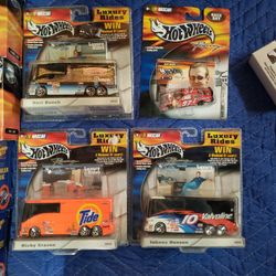 Hotwheels 2002 LUXURY RIDES- Nascar