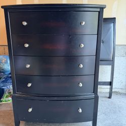 DRESSER/ CHEST OF DRAWERS