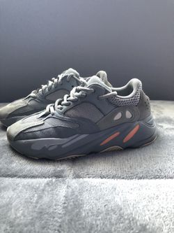 Yeezy 700 Size 5