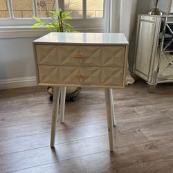 End Table/ Side Table/ Night Stand / Drawer