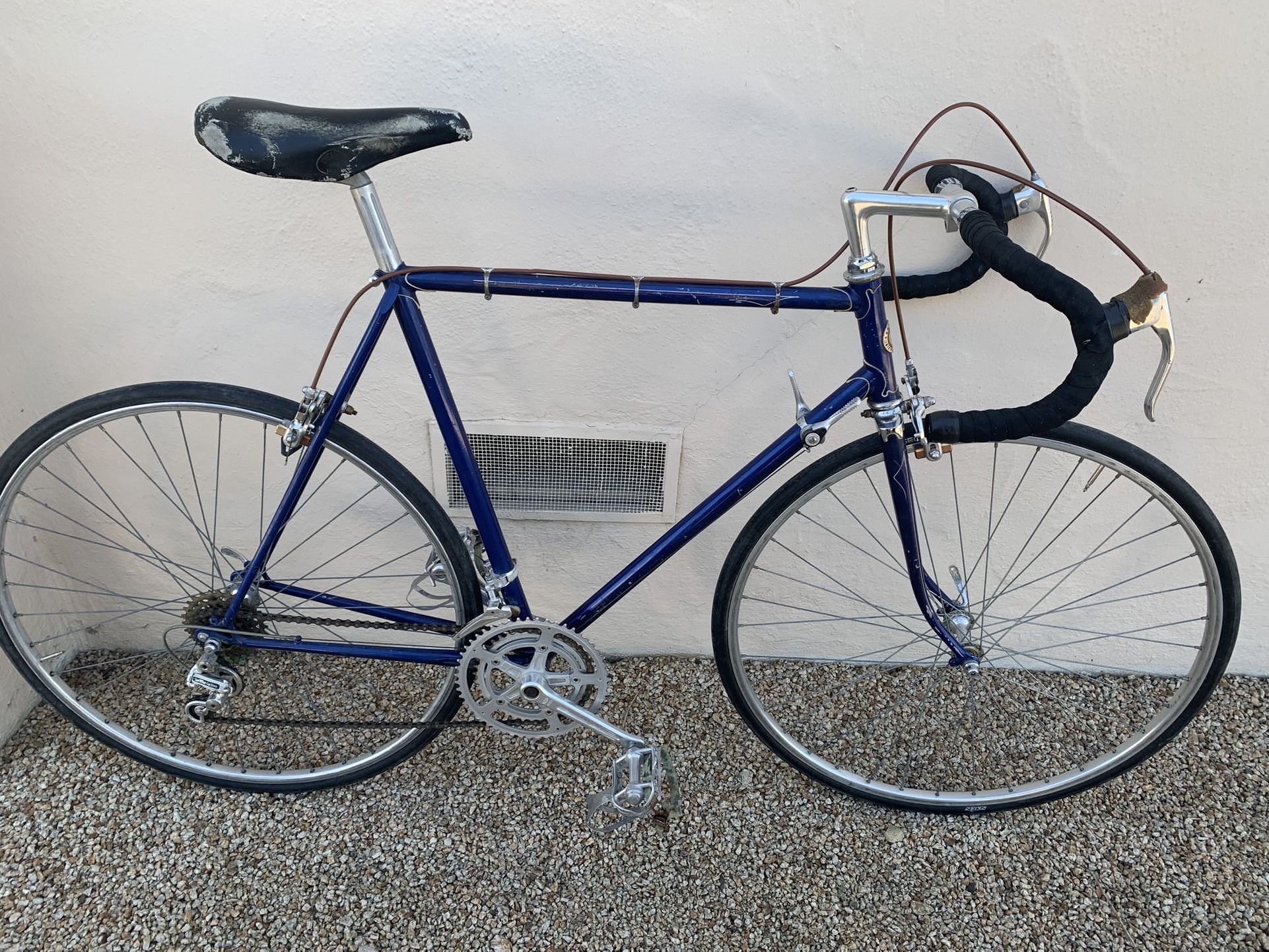 VINTAGE CENTURION ROAD BIKE
