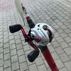 Abu Garcia MLF Baitcast Combo for Sale in Redwood City, CA - OfferUp