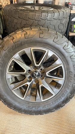 2021 Tahoe Z71 Stocks On 35s