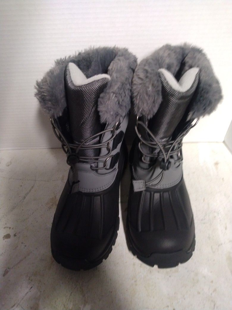 Kids Snow Shoes, Unbranded (Sizes 5 And 5.5)