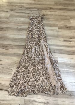 Windsor Long Prom Gold Sequin Mermaid Dress Size Small