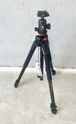 ** Vanguard Alta Pro 263AT Tripod **