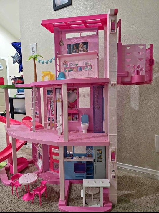 Barbies Malibu Dreamhouse