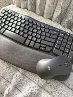 Wireless mouse and keyboard