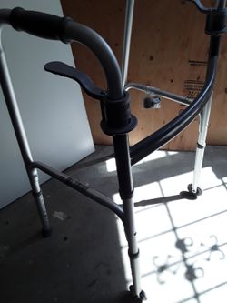 Folding walker