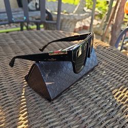 Gucci Mens Sunglasses  Brand New Asking 500$