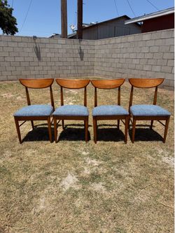 Set of Four Mid-Century Modern Dining Chairs