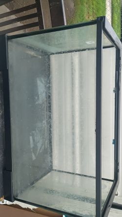 Fish tank 20 inches