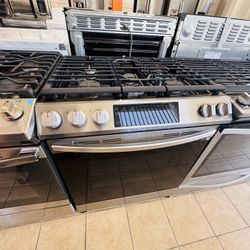 SAMSUNG SLIDE IN OVEN 