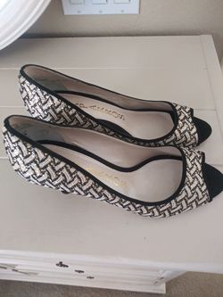 Women shoes (size 11 )20 $