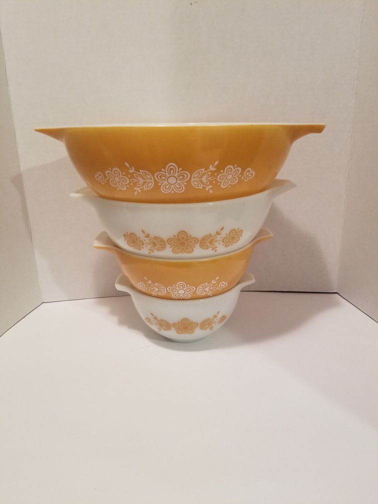 Vintage butterfly gold pyrex mixing bowls