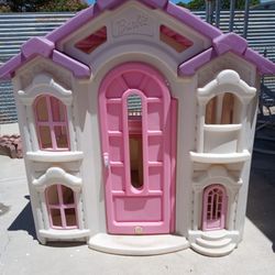 Kids "Barbie" Playhouse!!