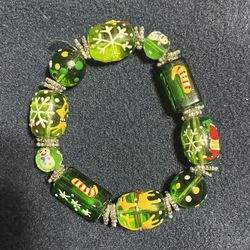 Holiday Green Bead Bracelet NWOT