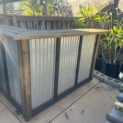 Rustic Outdoor Patio Bar 